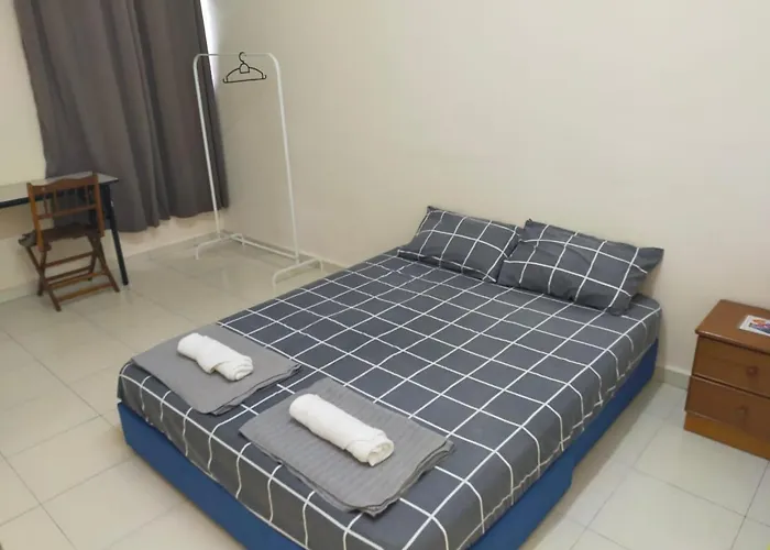 Cheerful 3-Bedroom Residential Home With Free Wifi