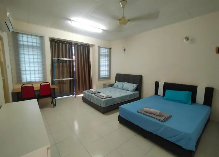 Cheerful 3-Bedroom Residential Home With Free Wifi
