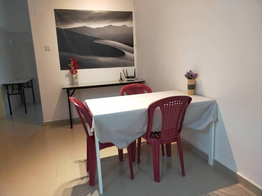 Cheerful 3-bedroom Residential With Free Wifi Holiday home *